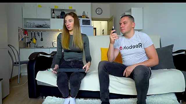 Snapshot of littlesweettifany chatting on 10/13/25, 11:12 littlesweettifany online show from 10/13/25, 11:12