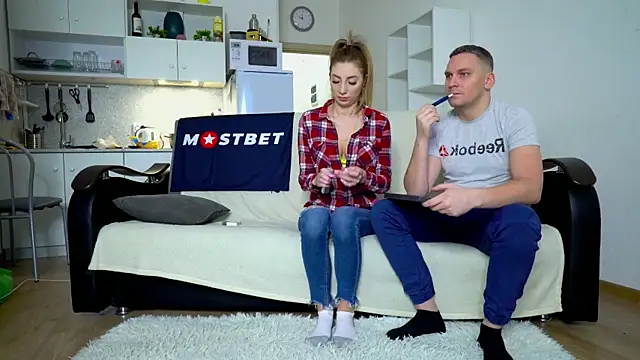 Snapshot of littlesweettifany chatting on 12/28/24, 09:20 littlesweettifany online show from 12/28/24, 09:20