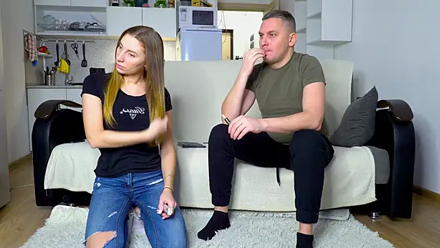 Snapshot of littlesweettifany chatting on 12/16/25, 11:36 littlesweettifany online show from 12/16/25, 11:36