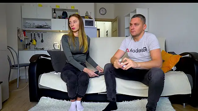 Snapshot of littlesweettifany chatting on 10/16/25, 10:12 littlesweettifany online show from 10/16/25, 10:12