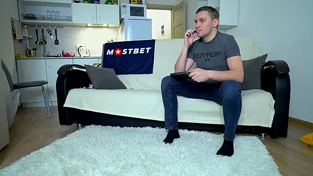 Snapshot of littlesweettifany chatting on 12/21/24, 09:12 littlesweettifany online show from 12/21/24, 09:12