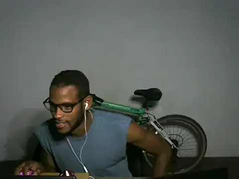 Snapshot of michel_sc chatting on 05/19/26, 10:11 michel sc online show from 05/19/26, 10:11