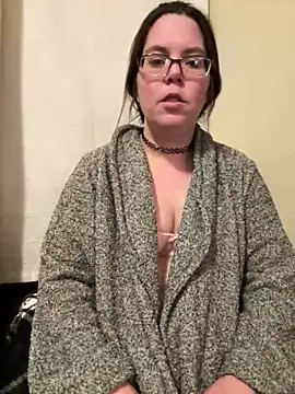 Snapshot of FreakNastyLacie chatting on 03/10/25, 12:28 FreakNastyLacie online show from 03/10/25, 12:28