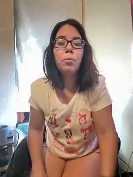 Snapshot of FreakNastyLacie chatting on 10/05/25, 01:24 FreakNastyLacie online show from 10/05/25, 01:24