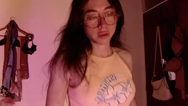 emily pearl  online show from 12/01/25, 11:38