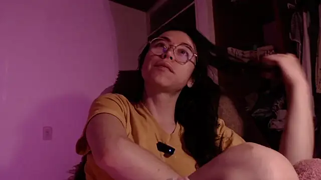 emily pearl  online show from 10/28/25, 04:24