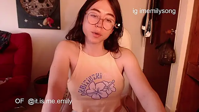 Snapshot of emily_pearl_ chatting on 03/14/26, 11:00 emily pearl online show from 03/14/26, 11:00