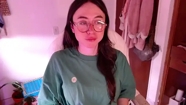 emily pearl  online show from 12/02/25, 10:00