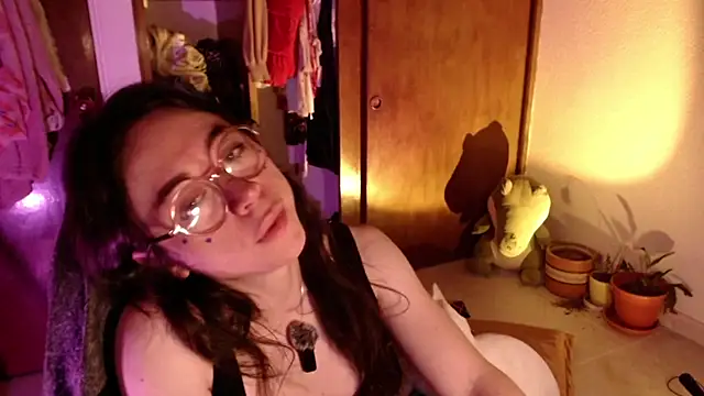 emily pearl  online show from 10/16/25, 07:49