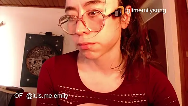 Snapshot of emily_pearl_ chatting on 03/05/26, 07:43 emily pearl online show from 03/05/26, 07:43