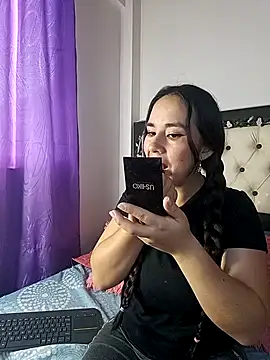 Snapshot of Veeronica_Smith chatting on 02/20/25, 01:19 Veeronica Smith online show from 02/20/25, 01:19