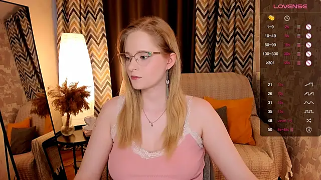 Aemilia  online show from 10/10/25, 08:26