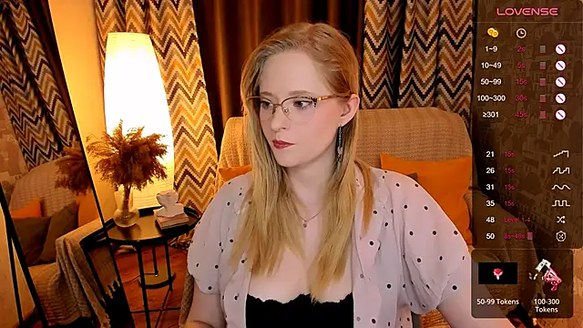 Aemilia  online show from 10/13/25, 08:05