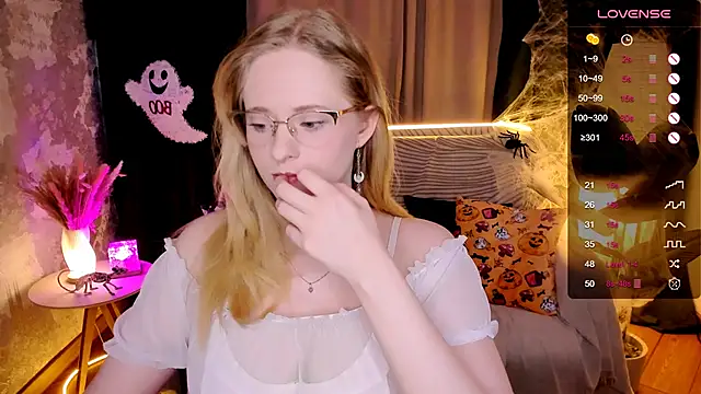 Aemilia  online show from 10/26/25, 06:03