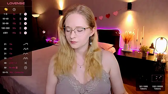 Aemilia  online show from 11/20/25, 08:26