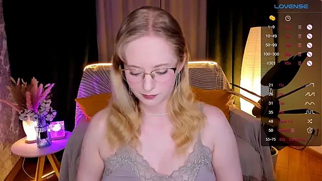 Aemilia  online show from 01/13/26, 02:26