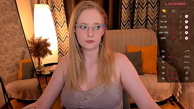 Aemilia  online show from 10/06/25, 08:26