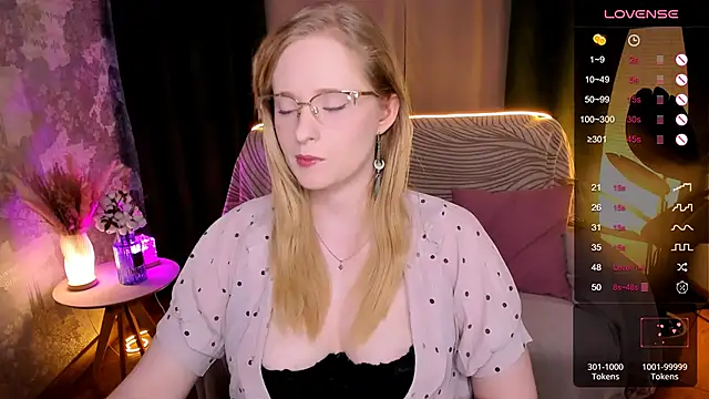 Aemilia  online show from 10/12/25, 06:15