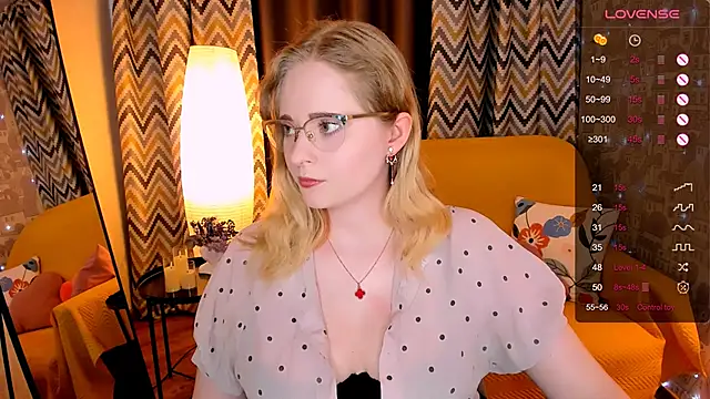 Aemilia  online show from 03/29/26, 08:49