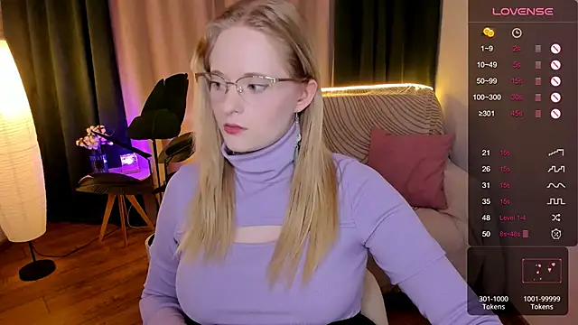 Aemilia  online show from 09/19/25, 08:29