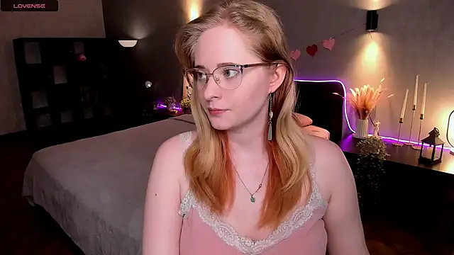 Aemilia  online show from 05/03/26, 08:08