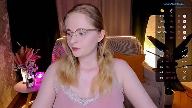 Aemilia  online show from 02/10/26, 09:08