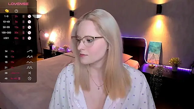 Aemilia  online show from 02/18/25, 09:32