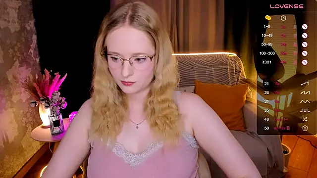 Aemilia  online show from 11/09/25, 06:17