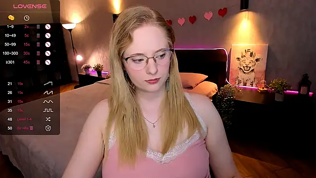 Aemilia  online show from 09/21/25, 06:18