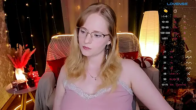 Aemilia  online show from 12/16/25, 08:18