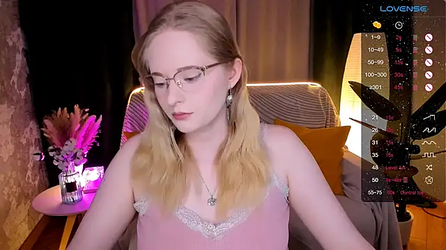 Aemilia  online show from 02/17/26, 02:42