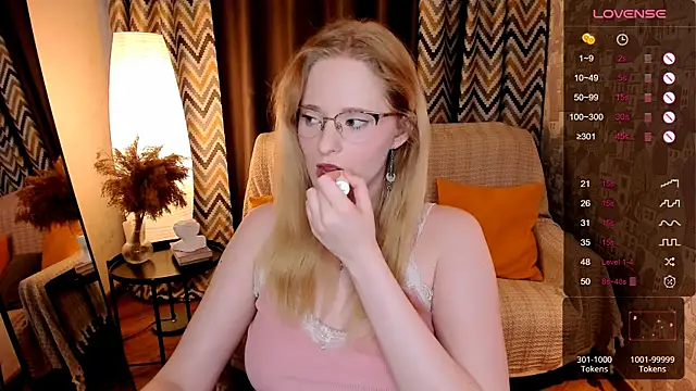 Aemilia  online show from 10/16/25, 08:22