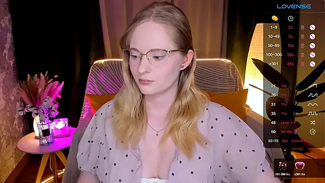 Aemilia  online show from 02/21/26, 08:49