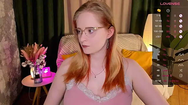 Aemilia  online show from 04/12/26, 07:33