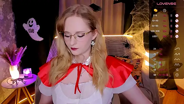 Aemilia  online show from 10/24/25, 08:35