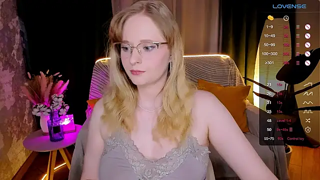 Aemilia  online show from 01/15/26, 08:51