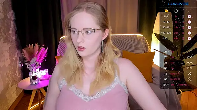 Aemilia  online show from 02/15/26, 02:23