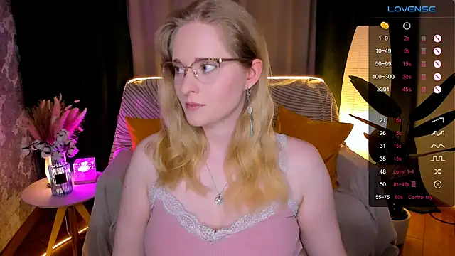 Aemilia  online show from 02/25/26, 08:25