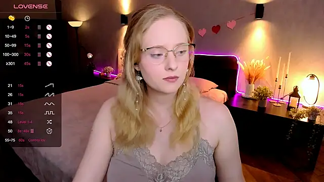 Aemilia  online show from 12/01/25, 06:03