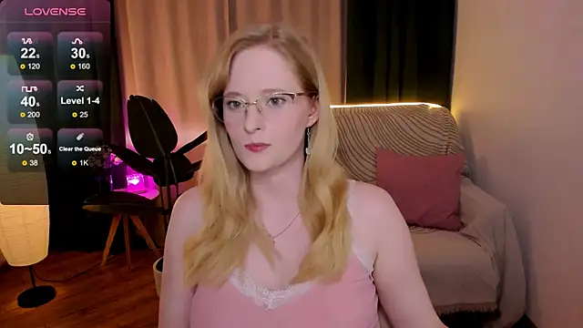 Aemilia  online show from 09/23/25, 08:32