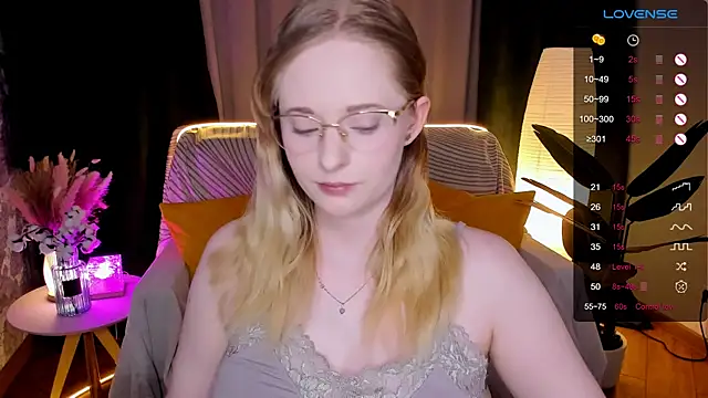 Aemilia  online show from 02/20/26, 08:27