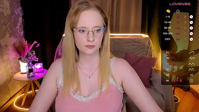 Aemilia  online show from 10/15/25, 08:33