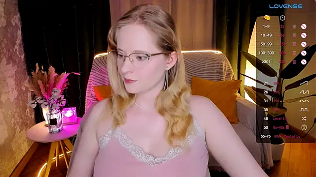 Aemilia  online show from 01/12/26, 02:18