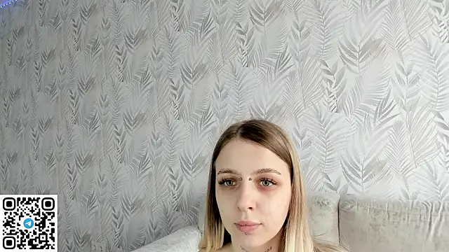 Alice Halle online show from 05/24/26, 06:13