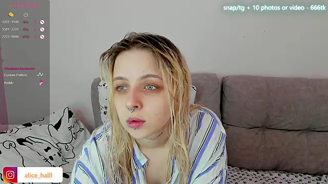 Snapshot of Alice_Halle chatting on 03/02/25, 08:16 Alice Halle online show from 03/02/25, 08:16