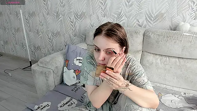 Alice Halle online show from 03/21/26, 06:47