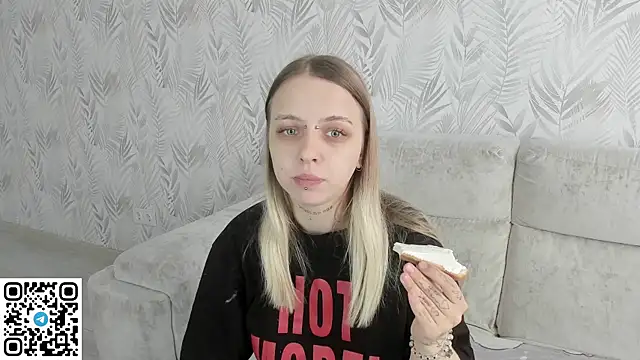 Alice Halle online show from 05/31/26, 07:47