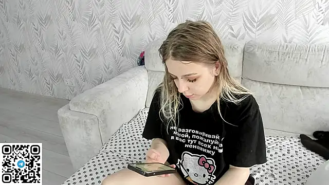 Alice Halle online show from 05/21/26, 07:50