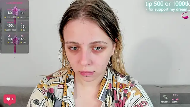 Snapshot of Alice_Halle chatting on 09/14/25, 04:40 Alice Halle online show from 09/14/25, 04:40