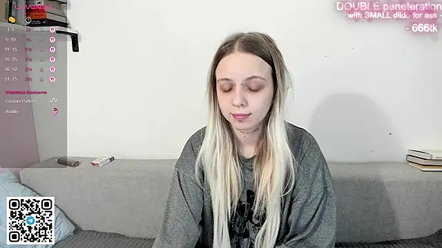 Snapshot of Alice_Halle chatting on 01/18/26, 01:42 Alice Halle online show from 01/18/26, 01:42